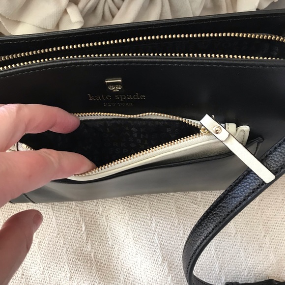 ♠️Kate Spade Purse ♠️ - Picture 3 of 7